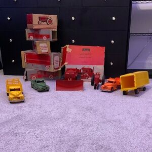 6 truminiature vintage trucks and vehicles set with boxes